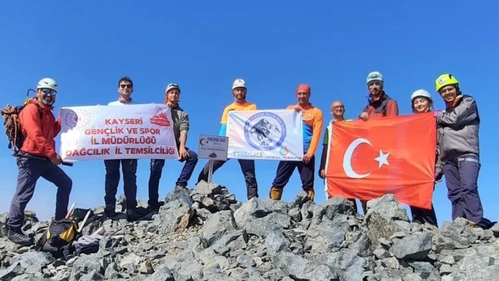 Kayserili dağcılar Kaçkar’a tırmandı